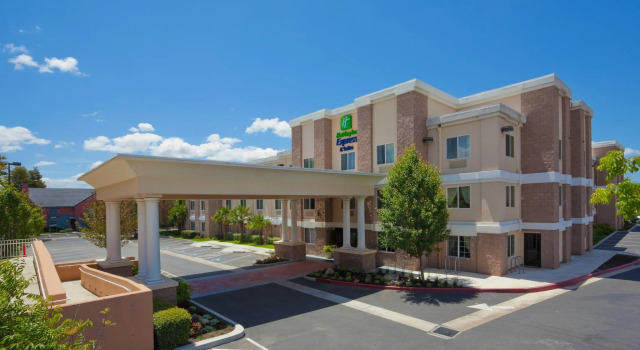Holiday Inn Express Hotel & Suites Livermore, Rezervați Hotel Livermore San Francisco Bay Area