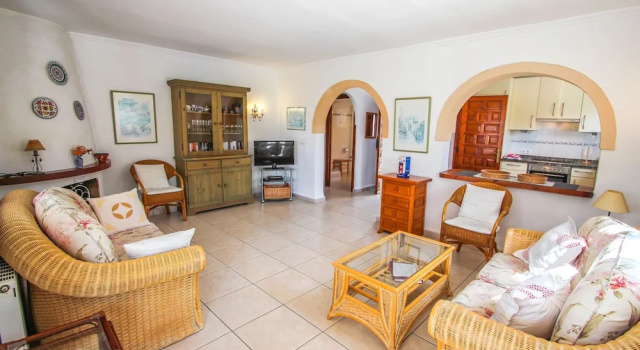 Kathrin - beautiful little house in pretty grounds with lovely views in Benissa, Забронировать Отель Отели Бениса с парковкой, Парковка
