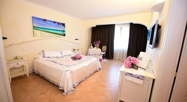 Relais Masseria Caselli, Забронировать Отель Отели Каровиньо с бассейном, Бассейн
