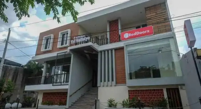 RedDoorz Plus near UMS Solo 2, Varaa Hotelli Solo Central Java