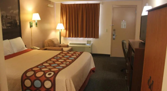 Номер Standard Super 8 by Wyndham Laurel