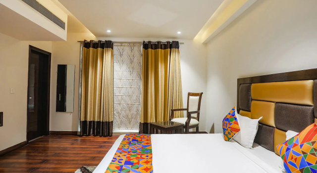 Номер Deluxe FabHotel Grand Stay