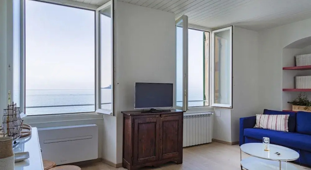 Il Mare di Camogli da un oblò