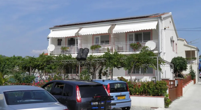 Adria, 予約 アパートメント ヴォディツェ Sibenik-Knin County, Bristak Public Beach周辺