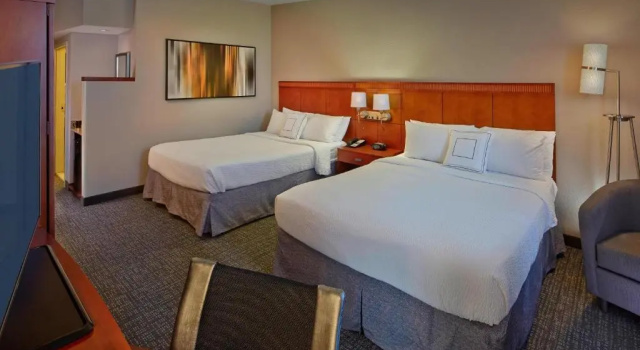 Четырёхместный номер Standard Courtyard by Marriott St. Petersburg Downtown