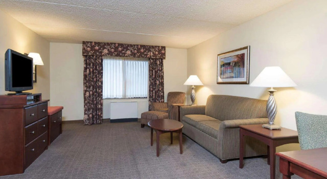 Двухместный люкс c 1 комнатой Hampton Inn Schenectady Downtown