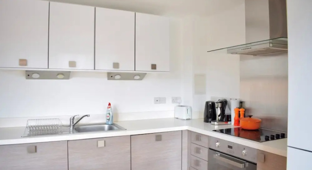 1 Bedroom Modern Flat in Central Edinburgh, Забронировать Апартаменты/квартира Мерчистон Эдинбург, рядом с Концертный зал Usher Hall