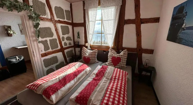 Gästehaus zum Felsen, Забронировать Гостевой дом Радольфцелль Баден-Вюртемберг