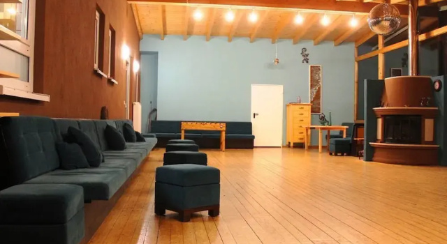 Ferienhaus Event Haus EMG Hockenheim für Familien und Gruppen bis 22 Personen mit Partyraum, Забронировать Вилла Виллы Хоккенхайм, Вилла