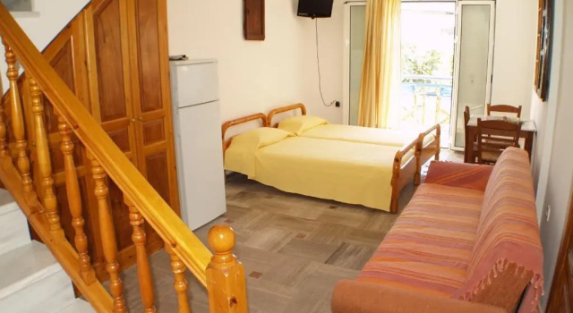 Karterados Beach Apartments, Varaa Huoneisto Karterados 