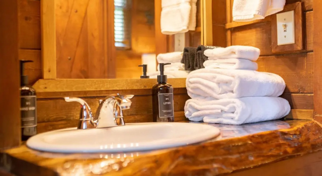 Студия High Creek Lodge and Cabins