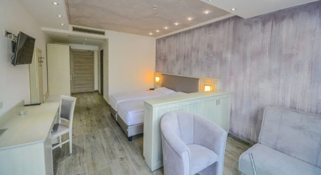 Garda Suite Hotel, Забронировать Отель Отели в центре Лимоне-суль-Гарды с завтраком, отели в центре Лимоне-суль-Гарды с завтраком