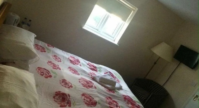 The Greenwich Rooms - Burger & Bird Bar & Restaurant, Rezervați Hotel Peacehaven Brighton & Hove