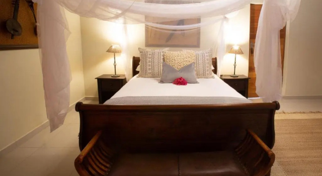 Люкс Luxury Tomo Safari Lodge