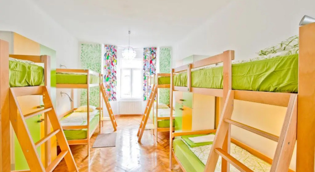Кровать в общем номере Centrum House Hostel