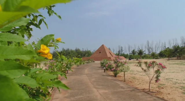 The Dune Eco Village and Spa - Pondicherry, Забронировать Курортный отель Отели штата Тамилнада с бассейном, Бассейн