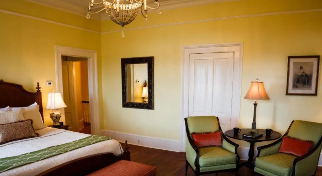 Двухместный номер Grand Superior с балконом The Gastonian, Historic Inns of Savannah Collection