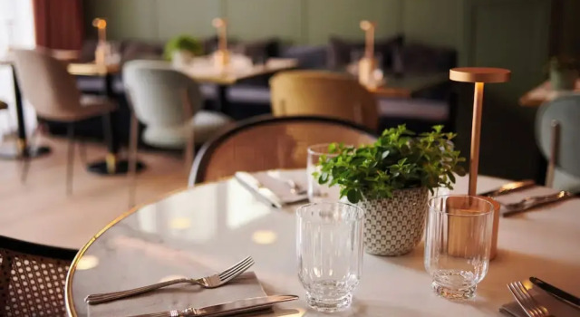 Square Lodge Hotel Accor - La Roche-sur-Yon, Забронировать Отель Ла-Рош-сюр-Йон Замок Пюи-дю-Фу