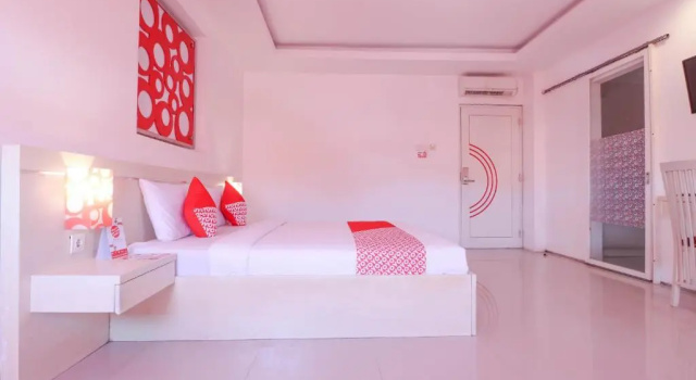 Люкс Deluxe OYO 1489 Simona Hotel