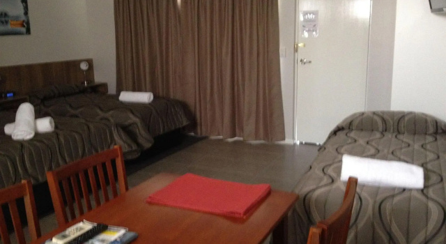 Main Street Motel, Book Motel Pialba hotels with breakfast, Breakfasts