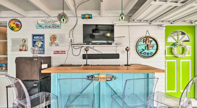 Pet-friendly Ormond Beach Home w/ Fire Pit!, Забронировать Дом для отпуска Ормонд-бай-те-Си штат Флорида