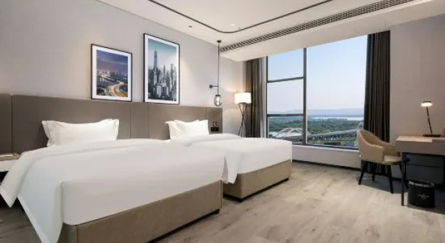 Люкс Country Inn & Suites by Radisson, Jiujiang BALIHU International Automobile City