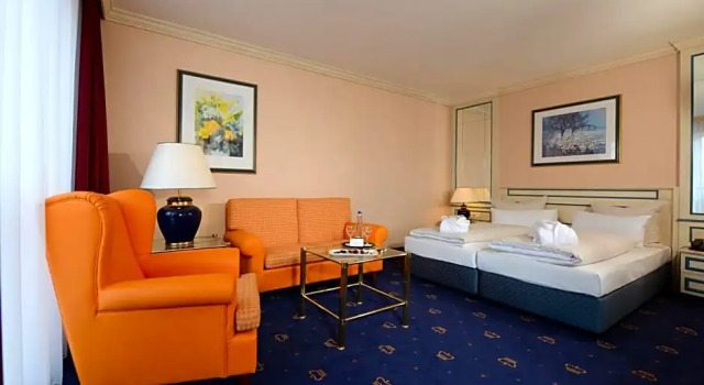 Номер Deluxe The Monarch Hotel