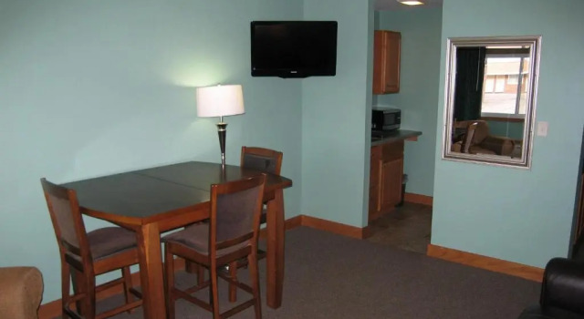 Люкс Travelers Lodge Marshall