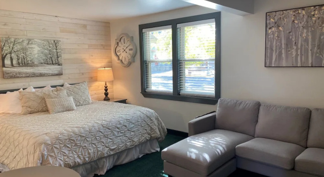 Двухместный люкс Moose Creek Lodge & Suites