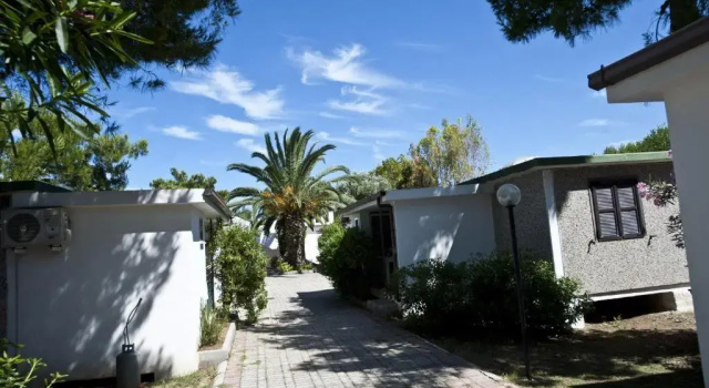 Одноместное бунгало Economy Villaggio Le Diomedee