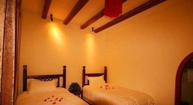Lijiang Chenwai Hostel, Забронировать Хостел Хостелы Лицзян, Хостел