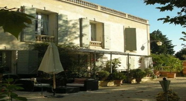 Le Mas Saint Florent, Rezervasyon Otel Arles'teki 3 Yıldızlı Oteller, 3*