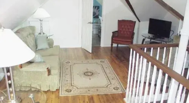 West Gate Bed and Breakfast, Забронировать Отель Гананок Тысяча островов