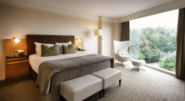 Двухместный номер Deluxe The River Lee Hotel a member of The Doyle Collection