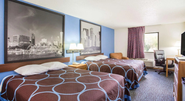 Четырёхместный номер Standard Super 8 by Wyndham Monmouth IL