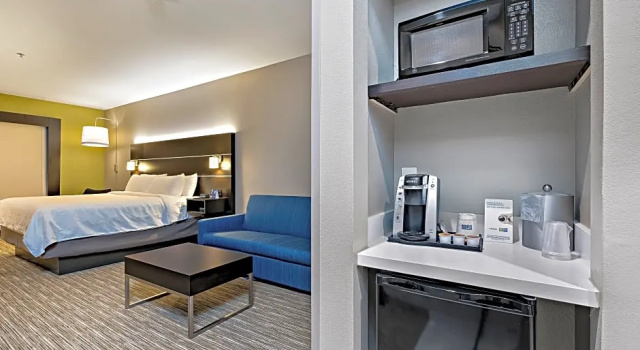 Двухместный люкс c 1 комнатой Holiday Inn Express Hotel & Suites Kilgore by IHG