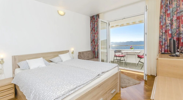 Apartments Vlasta, Забронировать Апартаменты/квартира Трибунь Шибенско-Книнская жупания, рядом с Пристань для яхт Трибуни