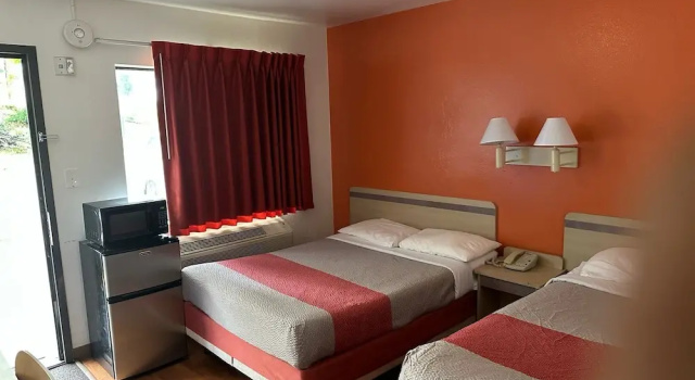 Четырёхместный номер Standard Cumberland Inn By OYO New Cumberland-Hershey South