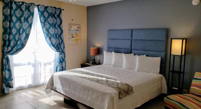 Четырёхместный номер Standard Combate Beach Resort