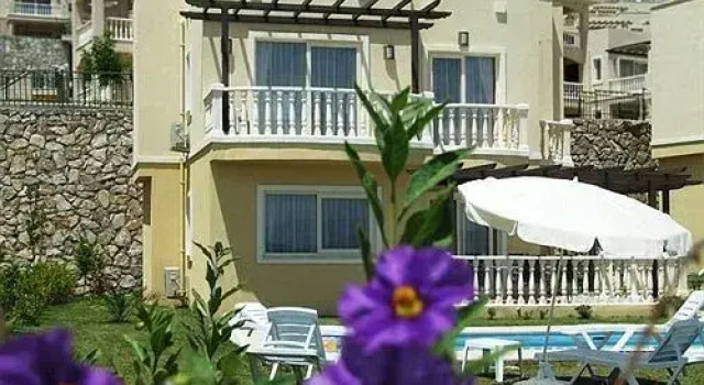 Flamingo Country Residences, Забронировать Апартаменты/квартира Отели Миляс с парковкой, Парковка