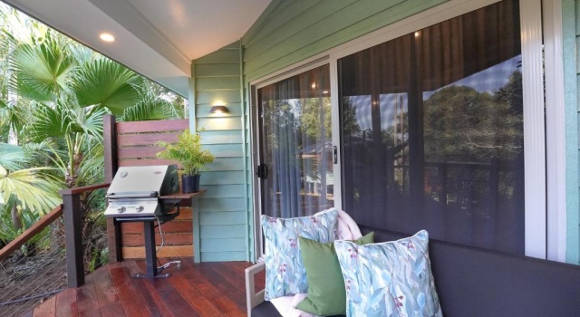 Вилла Deluxe Lovestone Cottages Montville