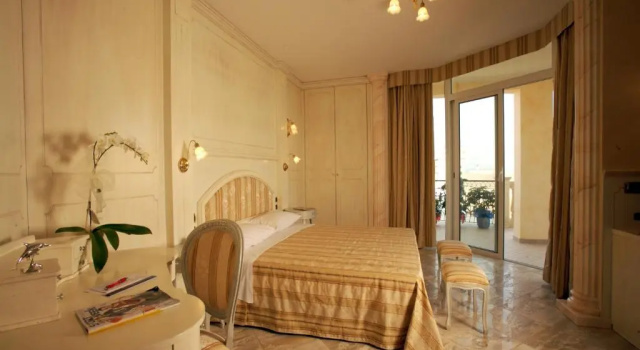 Полулюкс Hotel Boracay