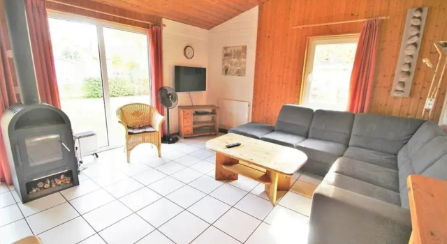 Ferienhaus im skandinavischen Stil, Забронировать Дом для отпуска Отели Мекленбургское поозёрье с парковкой, Парковка