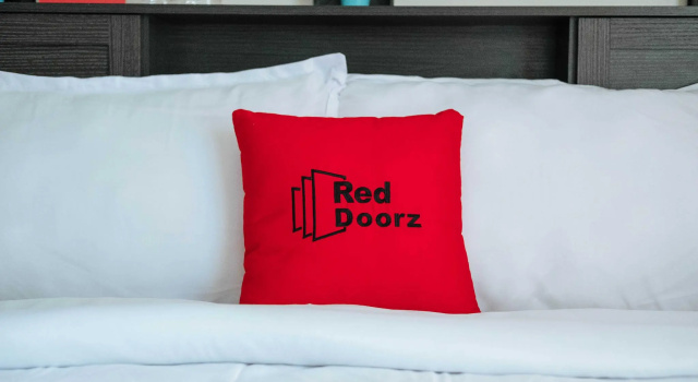 Капсула RedDoorz Plus @ Luzmin BH Lodging House