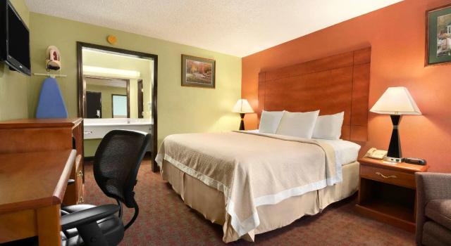 Двухместный номер Standard Days Inn by Wyndham Jacksonville NC