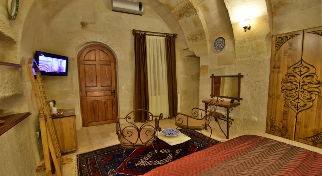 Harman Cave Hotel