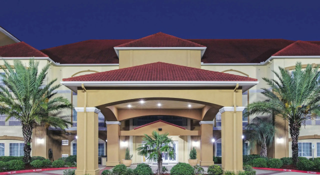 La Quinta Inn & Suites by Wyndham Bay City, Rezervasyon Otel Bay City Houston