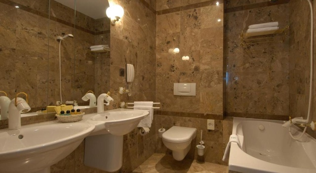 Семейный люкс с балконом Hotel Dvorak Cesky Krumlov