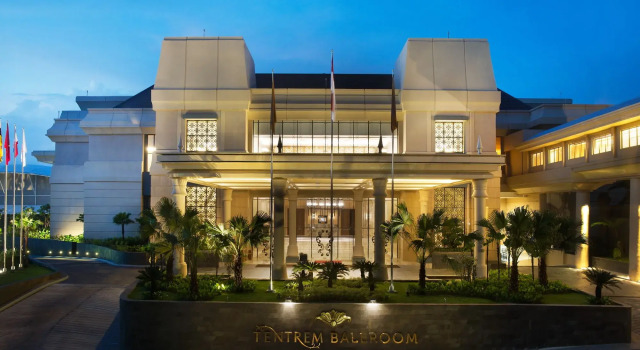 Hotel Tentrem Yogyakarta, Rezerwuj Hotel Hotele w Mergangsan z Basenem, Basen
