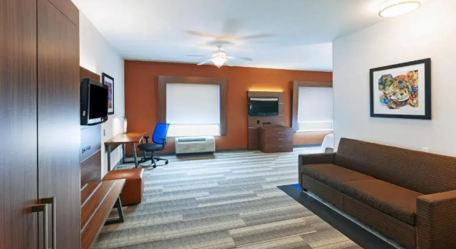 Люкс Holiday Inn Express Hotel and Suites Jasper by IHG